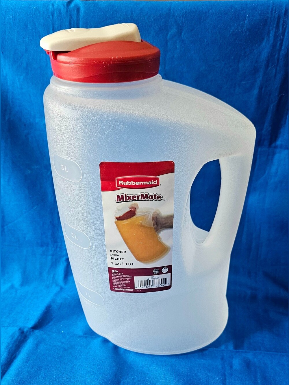 Rubbermaid 1 Gallon 4 Quart Mixer Mate Drink Pitcher Jug Flip Top Lid & Handle